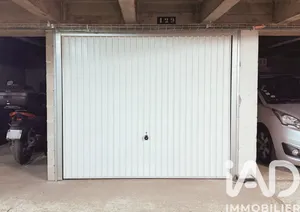 Parking in Paris (75011)