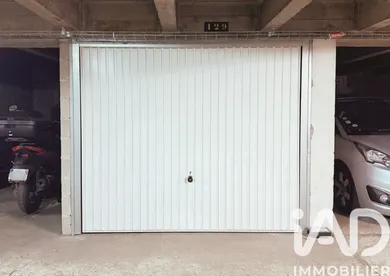 Parking in Paris (75011)