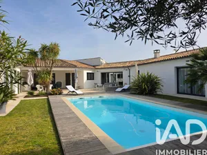 House in Sainte-Marie-de-Ré (17740)