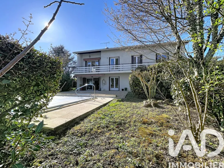 Maison 7 pièces 182 m² · à Foulayronnes · 182 m² · 225 000 €