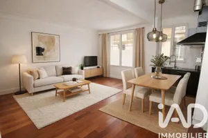 Apartment in Paris (75020)