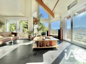 Architectural house in Venon (38610)