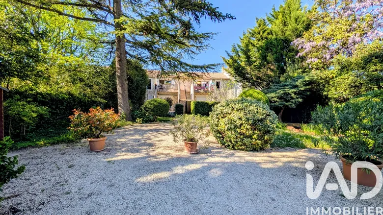 Appartement 4 pièces 81 m² · à Saint-Saturnin-lès-Avignon · 81 m² · 210 000 €