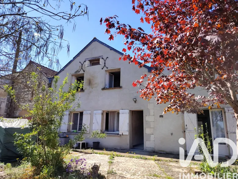 Maison 9 pièces 147 m² · à Chaveignes · 147 m² · 118 000 €