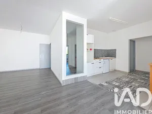 Apartment in Uchaud (30620)