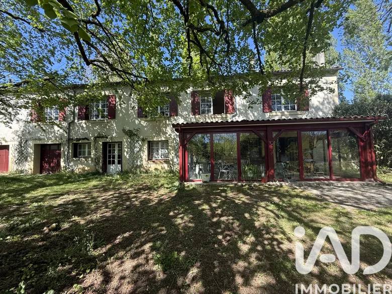 Maison 12 pièces 252 m² · à Mouleydier · 252 m² · 298 000 €
