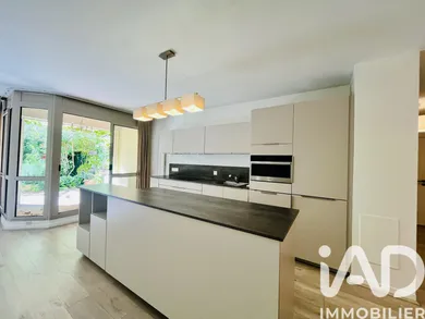 Apartment in Aix-en-Provence (13100)