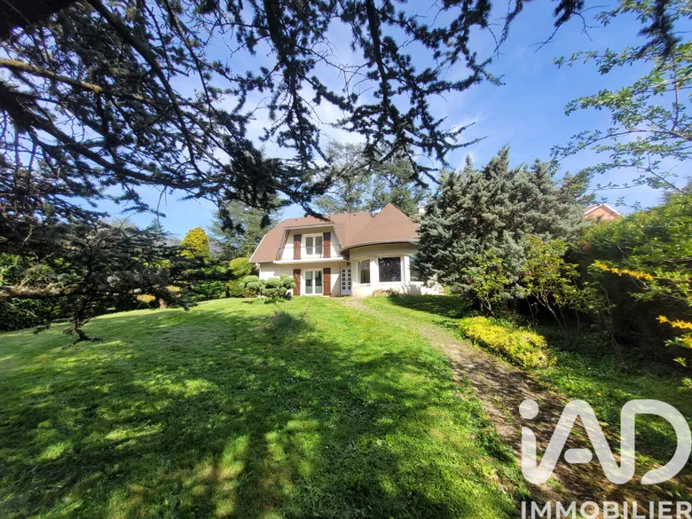 Maison 6 pièces 160 m² · à Saint-Priest-en-Jarez · 160 m² · 495 000 €