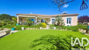 Traditional house in Saint-Geniès-de-Fontedit (34480)