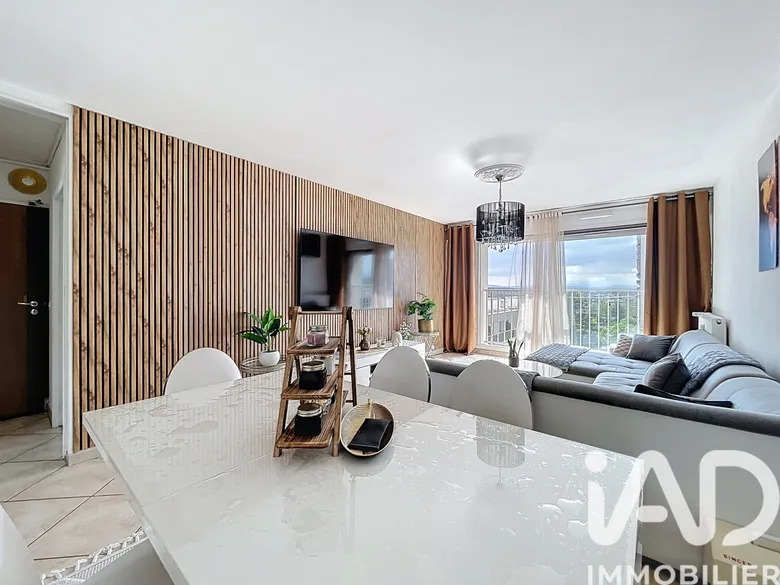 Appartement 5 pièces 94 m² · à Vénissieux · 94 m² · 187 000 €
