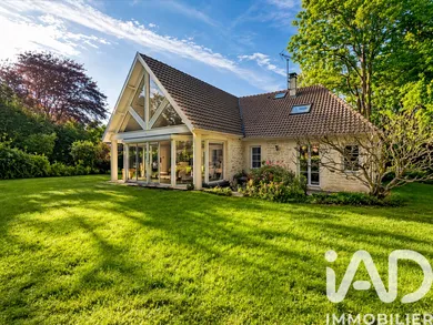 Architectural house in Angicourt (60940)