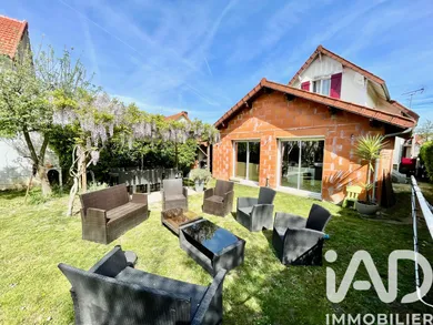 Detached house in Villeneuve-le-Roi (94290)