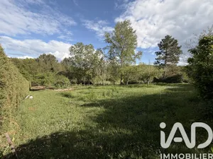 Terrain à bâtir à Larche (19600)