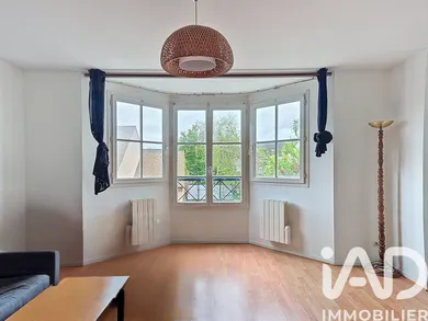 Apartment in Les Essarts-le-Roi (78690)