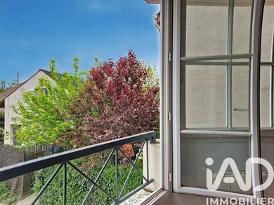 Apartment in Les Essarts-le-Roi (78690)