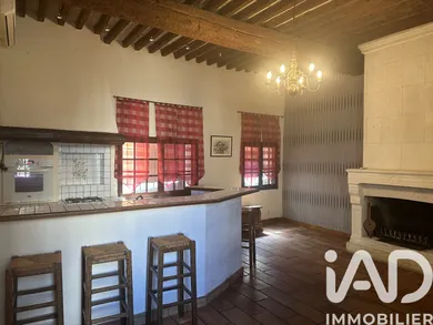 Townhouse in Beaucaire (30300)