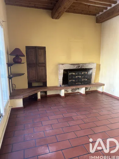 Townhouse in Beaucaire (30300)