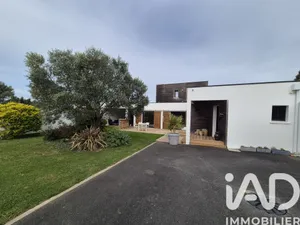 Architectural house in L'Houmeau (17137)