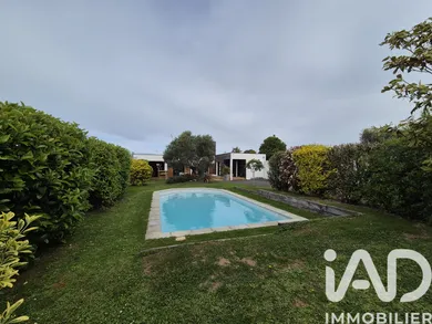 Architectural house in L'Houmeau (17137)