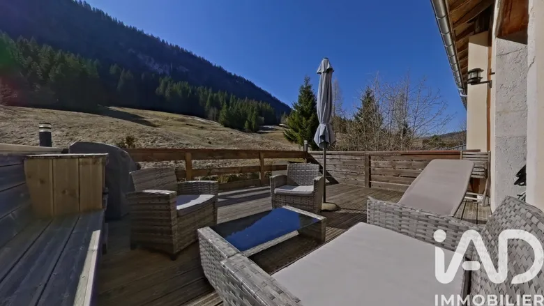 Maison 10 pièces 300 m² · à Mijoux · 300 m² · 510 000 €