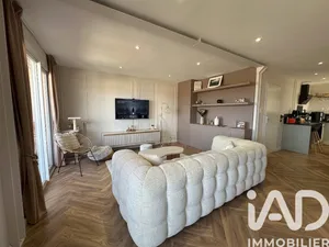 Apartment in Cuers (83390)