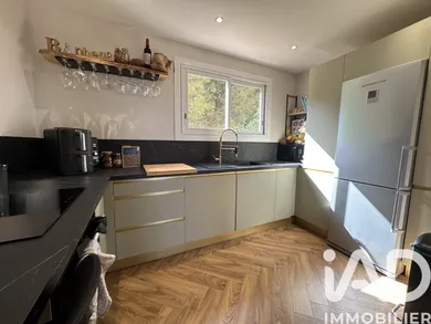 Apartment in Cuers (83390)