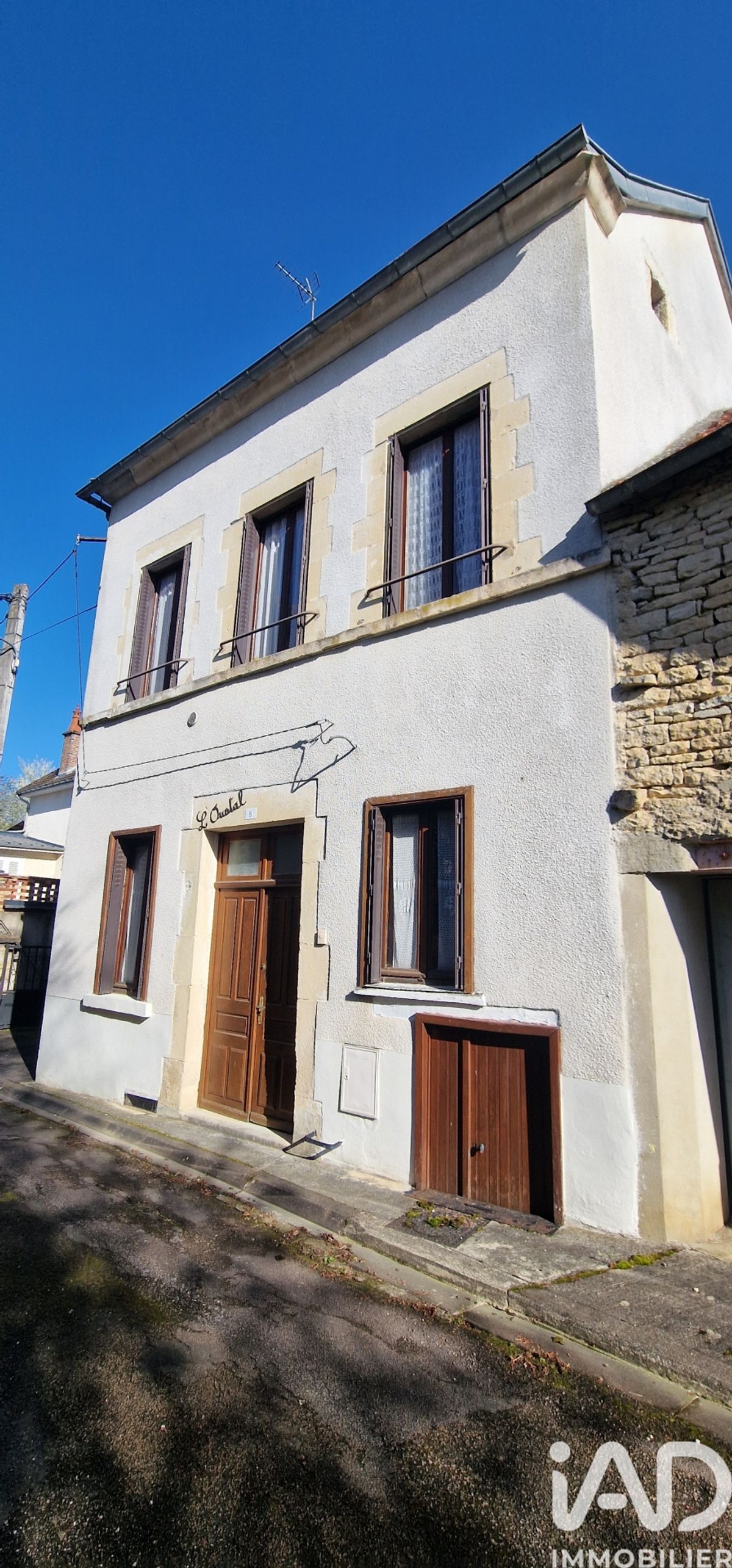 Vente maison à Ancy-le-Franc (89160) : maison 7 pièces 142 m² - 1995760