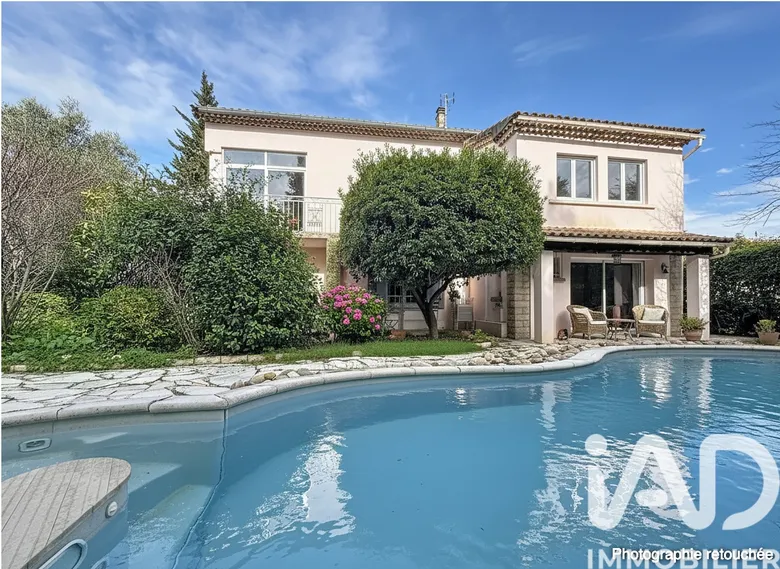 Maison 8 pièces 197 m² · à Rognonas · 197 m² · 429 000 €