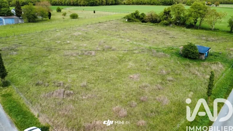 Terrain agricole à chinon (37500) · 17 000 €