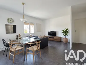 Apartment in Pessac (33600)