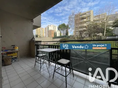 Apartment in Les Lilas (93260)