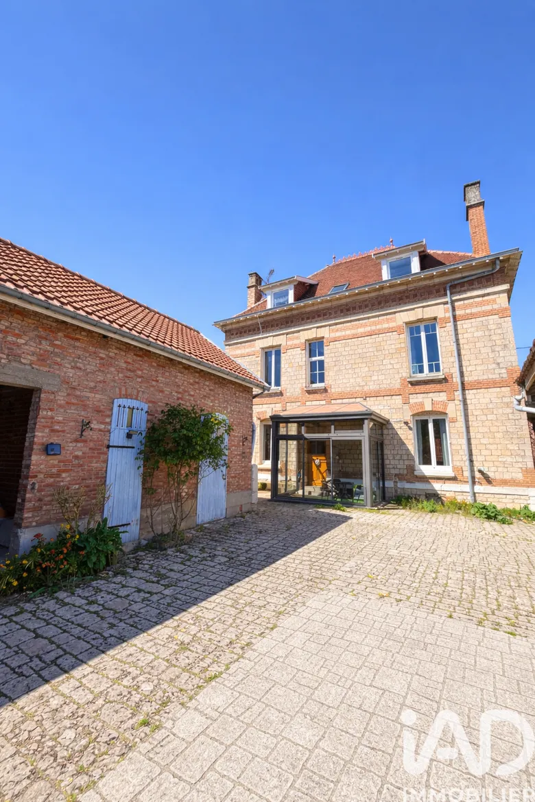 Maison 9 pièces 210 m² · à Pargny-sur-Saulx · 210 m² · 249 000 €