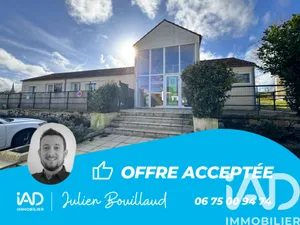 Building in Fontenay-le-Comte (85200)