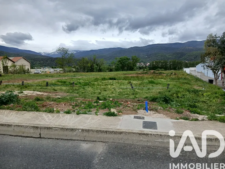 Terrain 7984 m² · à Prades · 470 000 €