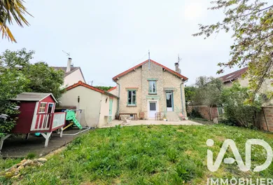 Maison à Combs-la-Ville (77380)
