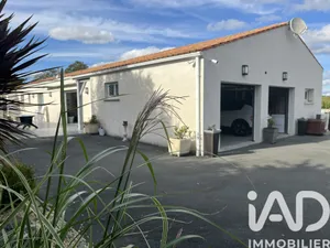 Maison à Corme-Écluse (17600)