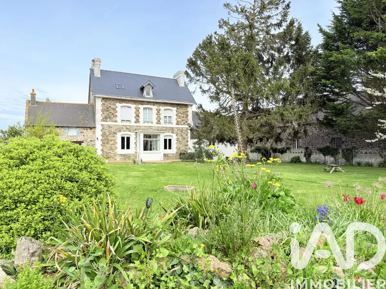 Maison 6 pièces 167 m² · à Le Vivier-sur-Mer · 167 m² · 478 000 €