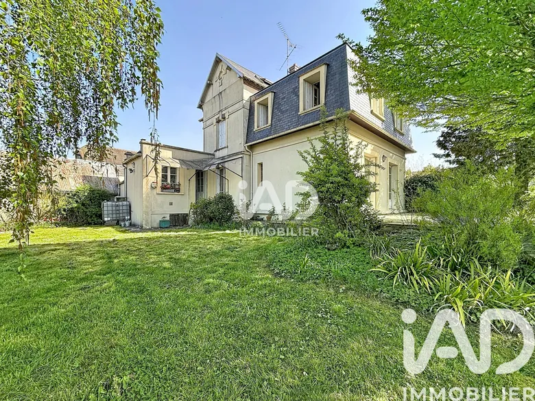Maison 10 pièces 177 m² · à L'Aigle · 177 m² · 255 000 €