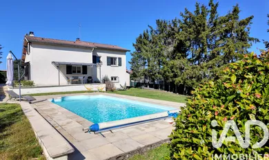 Traditional house in Saint-Bonnet-les-Oules (42330)