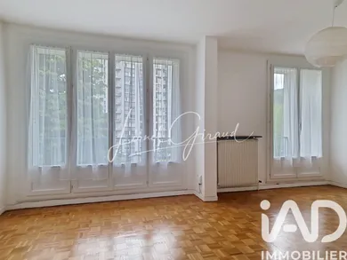 Apartment in Saint-Martin-d'Hères (38400)