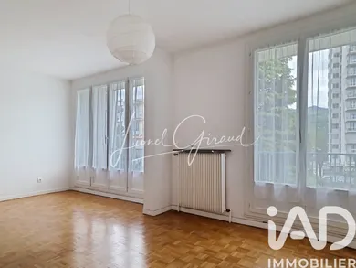 Apartment in Saint-Martin-d'Hères (38400)
