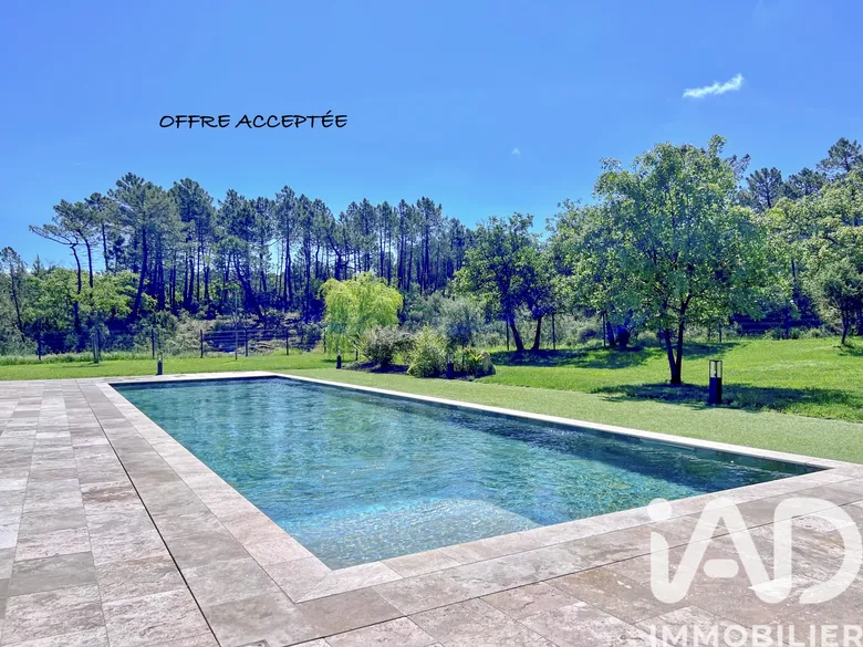 Maison 8 pièces 290 m² · à Bagnols-en-Forêt · 290 m² · 1 540 000 €
