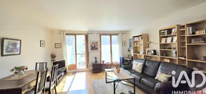 Apartment in Puteaux (92800)