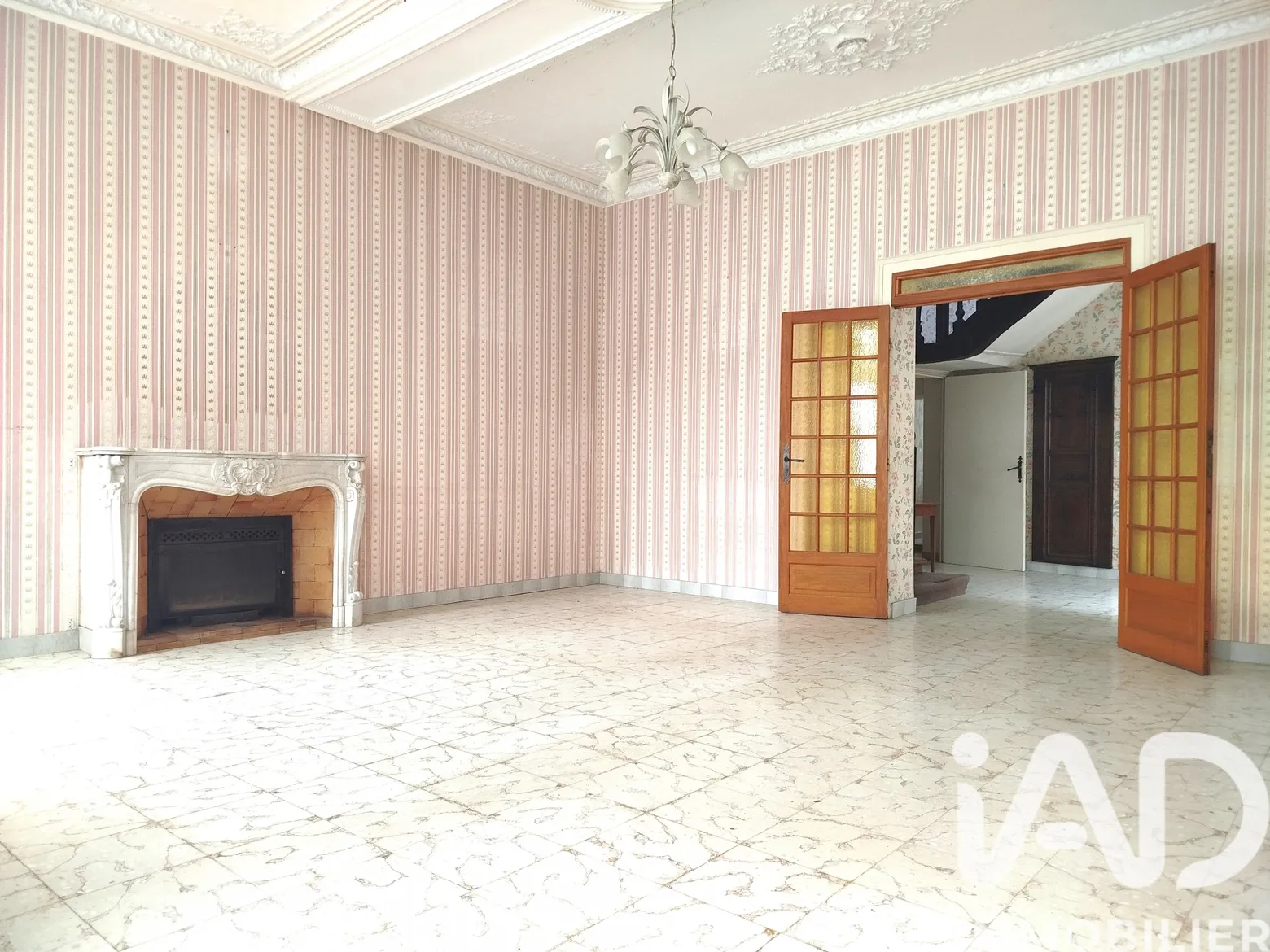 Vente maison à Chinon (37500) : maison traditionnelle 7 pièces 180 m² — 2