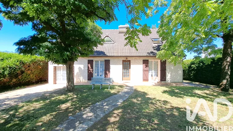 Maison 10 pièces 149 m² · à Villemandeur · 149 m² · 225 000 €