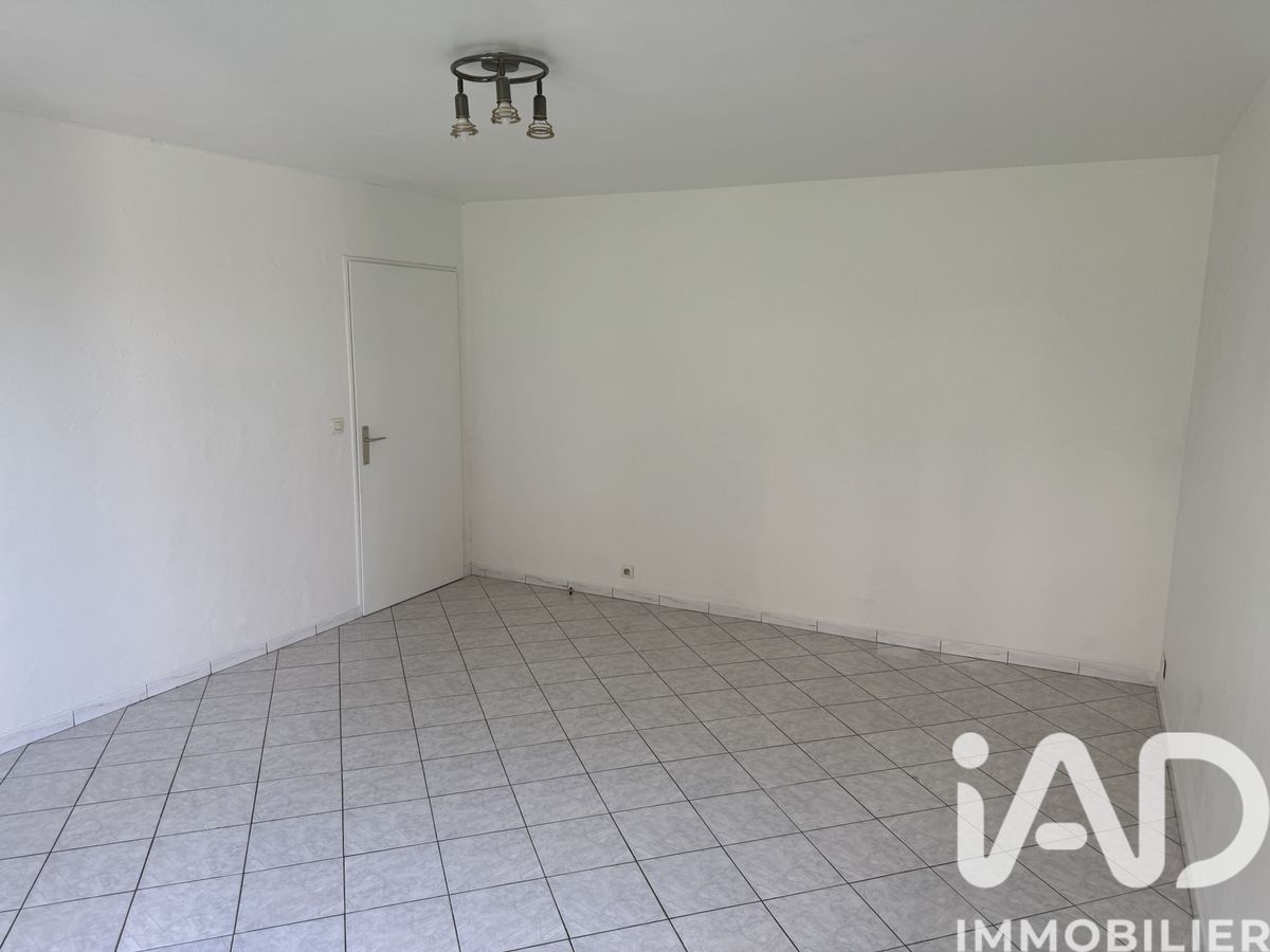Studio 1 pièce de 33 m² à Pontault-Combault (77340)