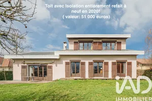 Architectural house in Moirans (38430)