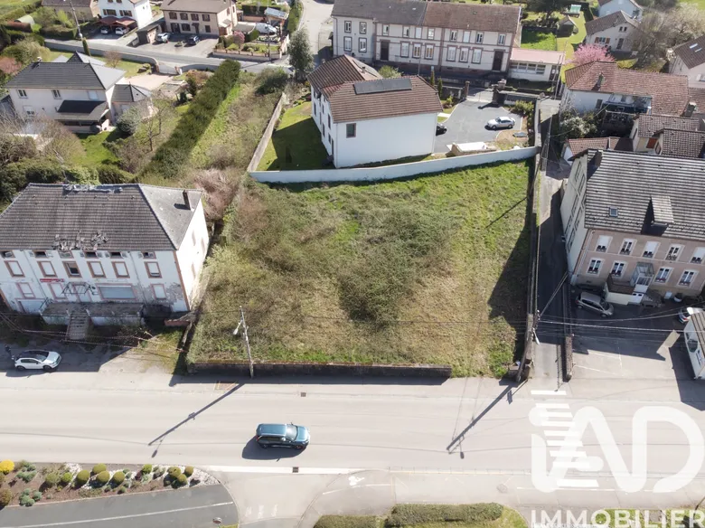 Terrain à bâtir à Étival-Clairefontaine (88480) · 49 000 €