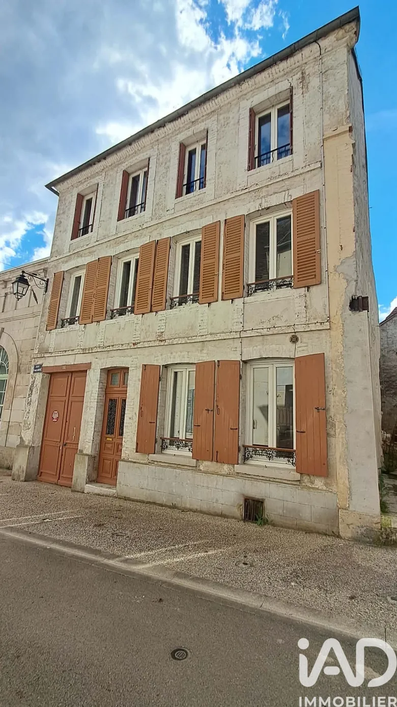 Maison 8 pièces 136 m² · à Brienon-sur-Armançon · 135,9 m² · 73 000 €
