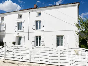 Village house in Abzac (16500)